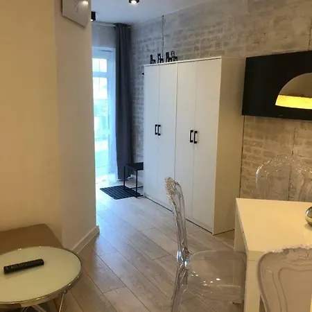 100 No 1 Ogrod W Centrum شقة